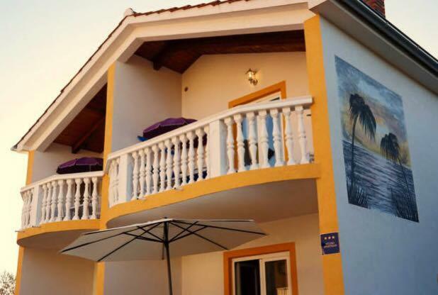 Apartment Emanuela โรวินสโก เซโล ภายนอก รูปภาพ